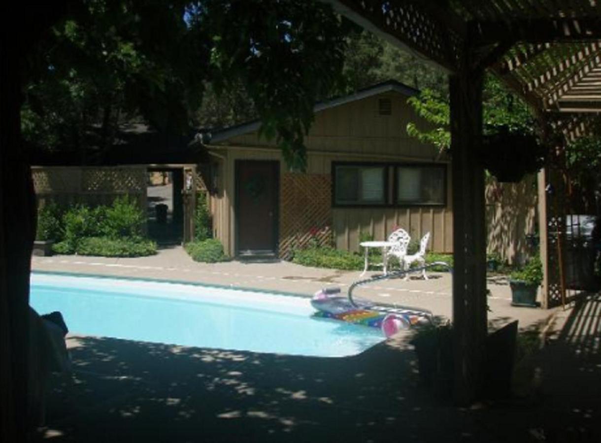 Yosemite Bed And Breakfast มารีโปซา ภายนอก รูปภาพ